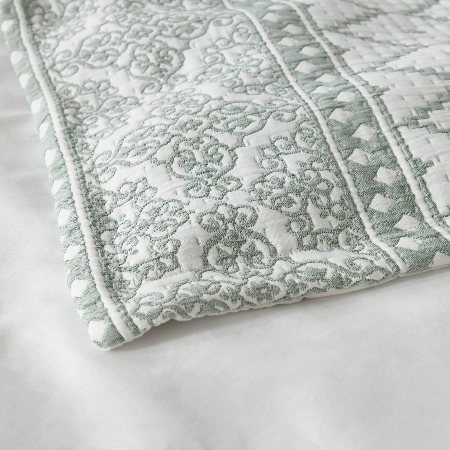 Woven Jaquard Quilt Cover Set Emily
